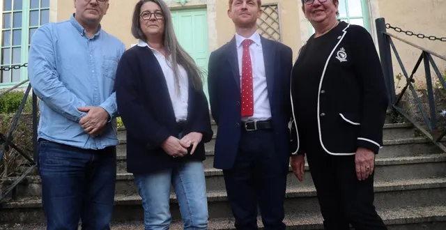 photo  nicolas delaine (2e adjoint), karine guiet-quennet (3e adjointe), hervé d’andigné, le nouveau maire, et françoise maillard (1re adjointe) ont été élus vendredi 20 mars 2026 à maigné.  &copy;  ouest-france 