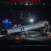 photo  l’aéroport new-yorkais de laguardia a été fermé dimanche soir par mesure d’« urgence » après une collision entre un avion et un véhicule de pompiers. 