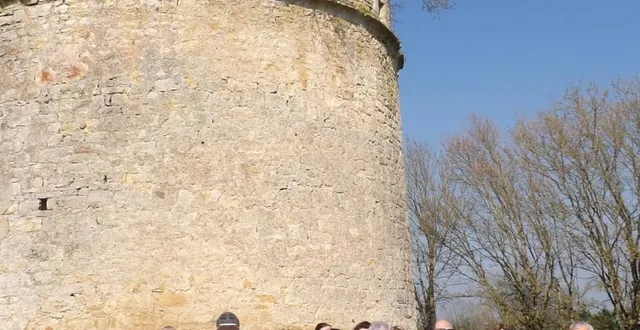 photo  les randonneurs pendant la pause ravitaillement.  &copy;  co 