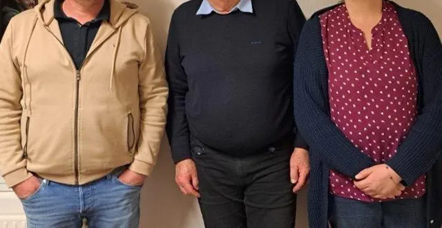 photo  bernard mahieux (au centre) a été réélu maire, avec benoit gautier et laëtitia bretonnet comme adjoints.  &copy;  photo transmise par bernard mahieux 