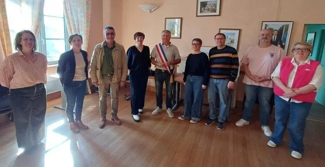 photo  de g. à d. : isabelle audouard chavassieux, murielle gilles, jean- françois vaillant, maire sortant ; michelle michaud, maire de bellevigne-en-layon ; arnaud peltier, maire délégué de thouarcé ; manuela bourreau, samuel durgeaud, fabian leconte et nathalie flamant leconte. manque marie-bernard oger, benoît grimault et sandrine bouteville.  &copy;  co 