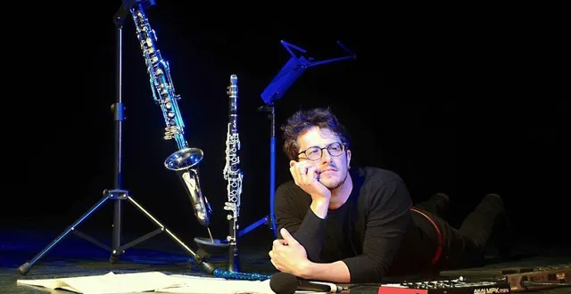 photo  roman gigoi-gary, musicien, dans « bien reprenons ! »  &copy;  collectif muerto coco 