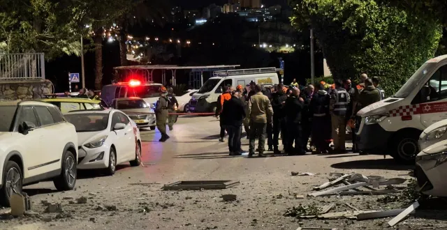 photo  l’iran a lancé une salve de missiles sur israël au cours de la matinée, dont au moins un a atteint le territoire de l’etat hébreu.  &copy;  samir abdalhade / anadolu via afp 