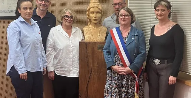 photo  la maire francette griffon entourée de ses adjoints. manque dimitri thomas.  &copy;  ouest-france 