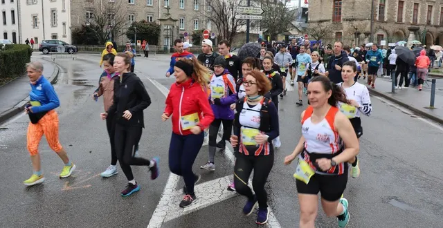 photo  la deuxième édition du trail urbain de vannes (morbihan) avait attiré quelque 3 300 concurrents malgré la pluie, dimanche 23 mars 2025.  &copy;  ouest-france 