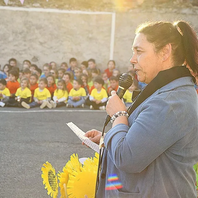photo véronique terrier a prononcé quelques mots devant la foule réunie pour fêter avec elle son départ prochain à la retraite.   ©  ouest-france