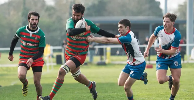 photo  les vert et rouge se sont imposés une nouvelle fois dimanche, face à guenrouët (22-11), illustrant leur large domination sur le championnat.  &copy;  david chapet 