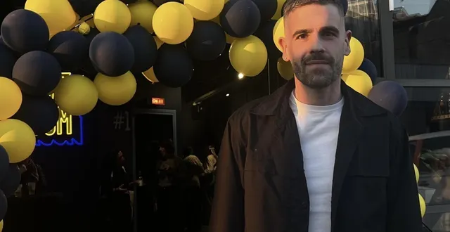 photo  adrien le grand est heureux d’apporter du bonheur « une petite bulle à part » à ses clients.  &copy;  ouest-france 