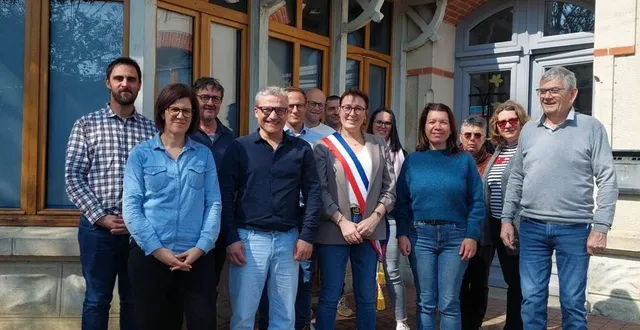 photo  absentes sur la photo de groupe : lucie pousse et cyrielle guitton.  &copy;  municipalité 