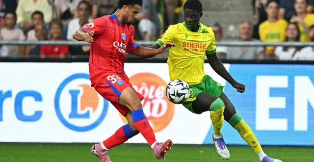 photo  herba guirassy face au parisien zaïre-emery lors du match aller perdu 1-0 par le fcn.  &copy;  franck dubray / ouest france 
