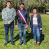 photo  sébastien burel, 1er adjoint ; le maire mickaël chartier et charlène guérin, 2e adjointe à oroux. 
