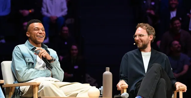 photo  kylian mbappé et jean-charles samuelian-werve, président d’alan à l’occasion des 10 ans de l’assureur santé  &copy;  alexis reau 