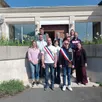 photo le conseil municipal autour du nouveau maire (pull foncé).