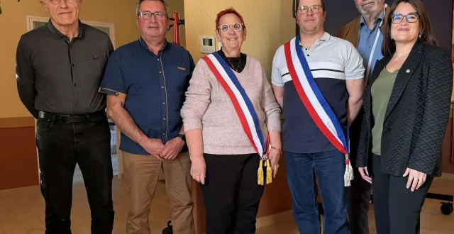 photo  de gauche à droite ; michel mingot, jean michel richard, fabienne pinçon, maire, arnaud perroux, claude daguzan et alexa fisseau-vérité,  &copy;  ouest-france 