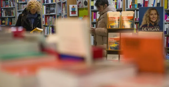 photo  la lecture est très présente en france, à travers de nombreux concours prestigieux.  &copy;  illustration ml - denis lambert 