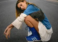 photo  paloma le friant, une des invités de cette soirée exceptionnelle de melodia, sur la ligne de départ du circuit des 24 heures. 