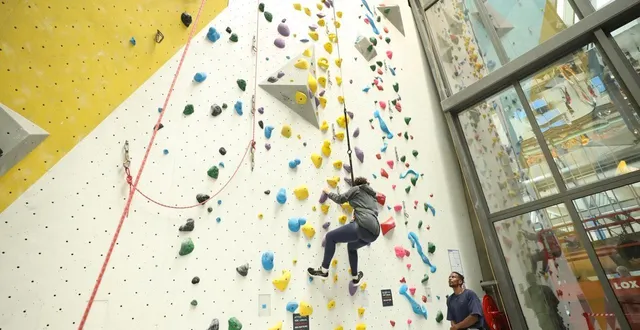 photo  le système footing vertical®, lors de l’inauguration au climb up à brest.  &copy;  climb up 