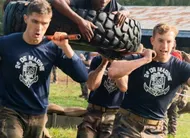 photo  la « retourne de pneus » figure au menu de la première édition de cet 