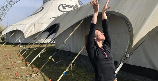 photo  pour cette saison 2026, célia bertrand a créé un spectacle aquatique, acrobatique et plein de poésie sur les sirènes. les visiteurs auront rendez-vous sous le chapiteau de papéa parc pour le découvrir, à partir du samedi 4 avril 2026.  &copy;  ouest-france 