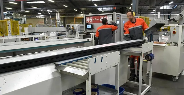 photo  les sites nicoll de cholet, surtout, et argentonnay, emploient à eux deux près de 900 salariés.  &copy;  archives co - étienne lizambard 