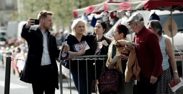 photo  le documentaire suit notamment romain lemoigne et marie-caroline le pen.  &copy;  france télévisions 