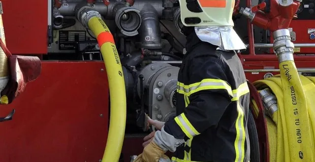 photo  douze sapeurs-pompiers de l’aigle sont intervenus.  &copy;  archives ouest-france 