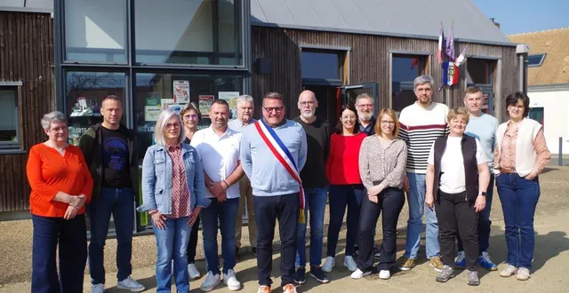 photo  le nouveau conseil municipal de fatines.  &copy;  le maine libre 