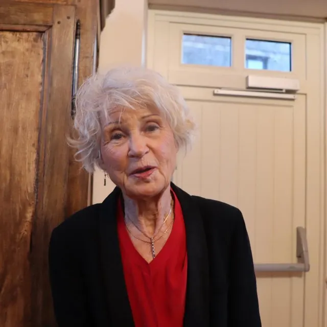 photo à 79 ans, annick barthelaix succède à jean-louis lemarié au poste de maire d’asnières-sur-vègre.  ©  ouest-france
