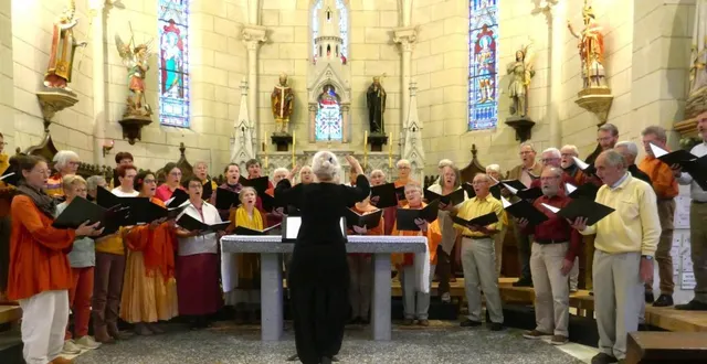 photo  la chorale cant’amüs dirigée par anne koppé, chef de chœur, se produira lors du concert solidaire aux côtés de l’ensemble de violoncelles les philantropiques.  &copy;  co 