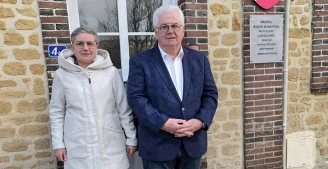 photo  municipalesla liste conduite par rémy rillet, maire sortant, « le chalange toujours » a été élue, le 15 mars. l’installation du conseil municipal avait lieu le week-end dernier, à la maison commune. seul candidat à sa succession, rémy rillet a été réélu, a l’unanimité. le conseil a décidé qu’il n’y aurait qu’un seul adjoint. la candidate à cette fonction, isabelle karlsen (sur la photo), est élue. les autres conseillers :sylvain christian, martine juan, jean-marie catteau, catherine auclair, patrice lebas.  &copy;  ouest-france 