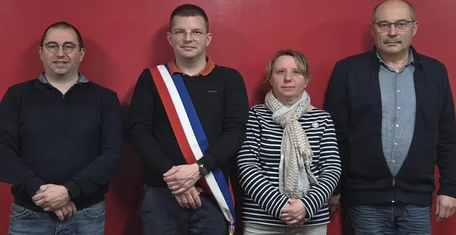photo  de gauche à droite : steve lesimple (troisième adjoint), maxence sebert (maire), magali delaunay (deuxième adjointe) et philippe bedel (premier adjoint).  &copy;  transmise par la commune 