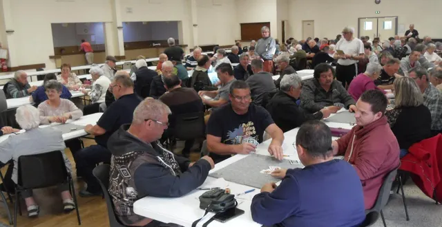 photo  plus de 500 joueurs étaient présents.  &copy;  le maine libre 