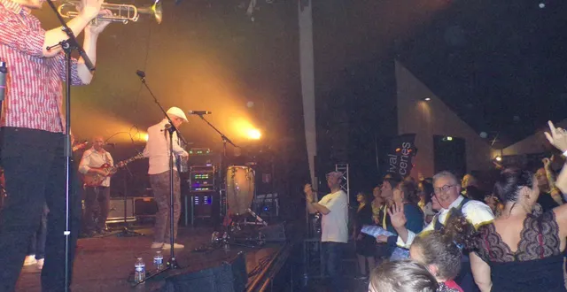 photo  l’orchestre national de barbès a terminé le festival diverscènes en apothéose.  &copy;  le maine libre 