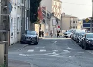 photo  le stationnement sur un trottoir est interdit. 