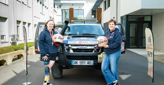 photo  ophélie jonin (à gauche) et alexandra houiste (à droite) portent le numéro 158.  &copy;  ouest-france 