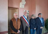 photo  philippe delaeter entouré de ses adjoints : jacky busson à sa droite, martine allouchery et philippe barrier. 