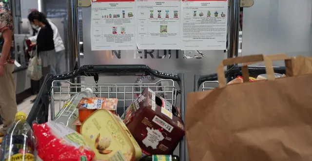 photo  une liste de produits rappelés est affichée aux caisses d’un supermarché. photo d’illustration.  &copy;  hans lucas via afp 