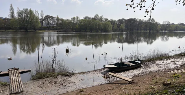 photo  le niveau de la maine (ici en amont d’angers) a fortement baissé depuis les inondations de février.  &copy;  ouest-france 