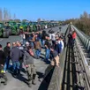 photo  les ponts-de-cé, le 3 mars 2026. les sources d’inquiétude sont nombreuses pour les agriculteurs, aujourd’hui le coût des carburants et engrais, hier l’accès à l’eau comme lors de cette manifestation sur l’a87. 