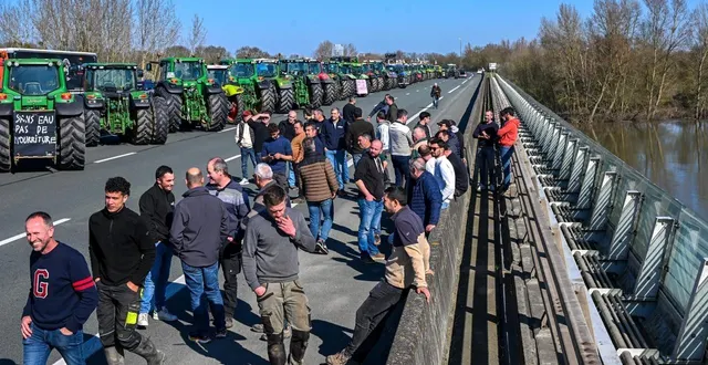 photo  les ponts-de-cé, le 3 mars 2026. les sources d’inquiétude sont nombreuses pour les agriculteurs, aujourd’hui le coût des carburants et engrais, hier l’accès à l’eau comme lors de cette manifestation sur l’a87.  &copy;  co - laurent combet 
