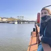 photo  ce mercredi matin, 25 mars, anne-laure, une habitante de chantenay, est venue dès 7, comme d’autres personnes, pour être sûre de ne pas rater l’opération de la pose du tablier sur le pont anne-de-bretagne qui va se faire grâce à la marée descendante. 