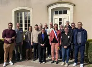 photo  photo du conseil d’installation municipale devant la mairie de beaufay. 