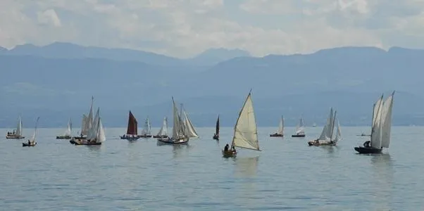 photo expédition de l'association à rolle, sur le léman.  ©  voile et canotage d'anjou