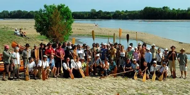 photo le rassemblement sur le lac de vioreau a attiré de nombreux bénévoles.  ©  voile et canotage d'anjou
