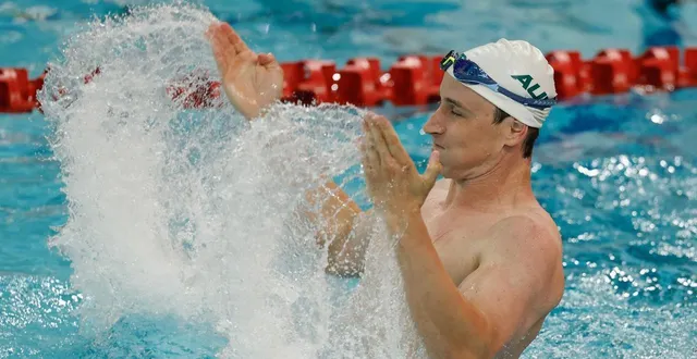 photo  cameron mcevoy célébrant après un nouveau record du monde fixé sur une distance mythique : 50 m nage libre.  &copy;  getty images via afp / lintao zhang 