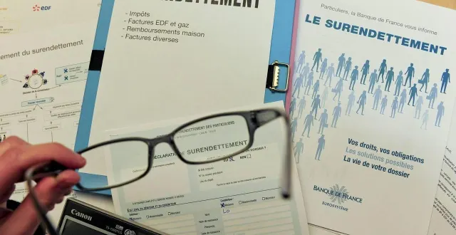 photo  le surendettement a augmenté de plus de 5 % en sarthe en 2025.  &copy;  archives le maine libre - yvon loué 