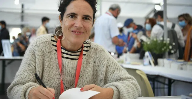 photo  mazarine pingeot a annulé sa venue à la flèche.  &copy;  le maine libre - yvon loué 