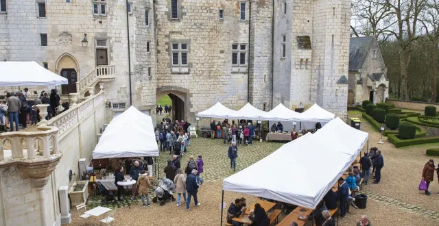 photo  le marché des producteurs va s’installer dans la cour intérieure du château.  &copy;  archives le maine libre 