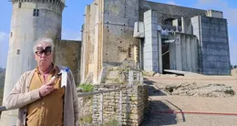 Info insolite  mark williams, qui incarnait arthur weasley dans les films de la saga harry potter, est venu visiter le château de falaise. 