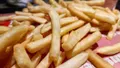 photo  environ 3,5 tonnes de frites surgelées non déclarées ont été découvertes dans des camions. 